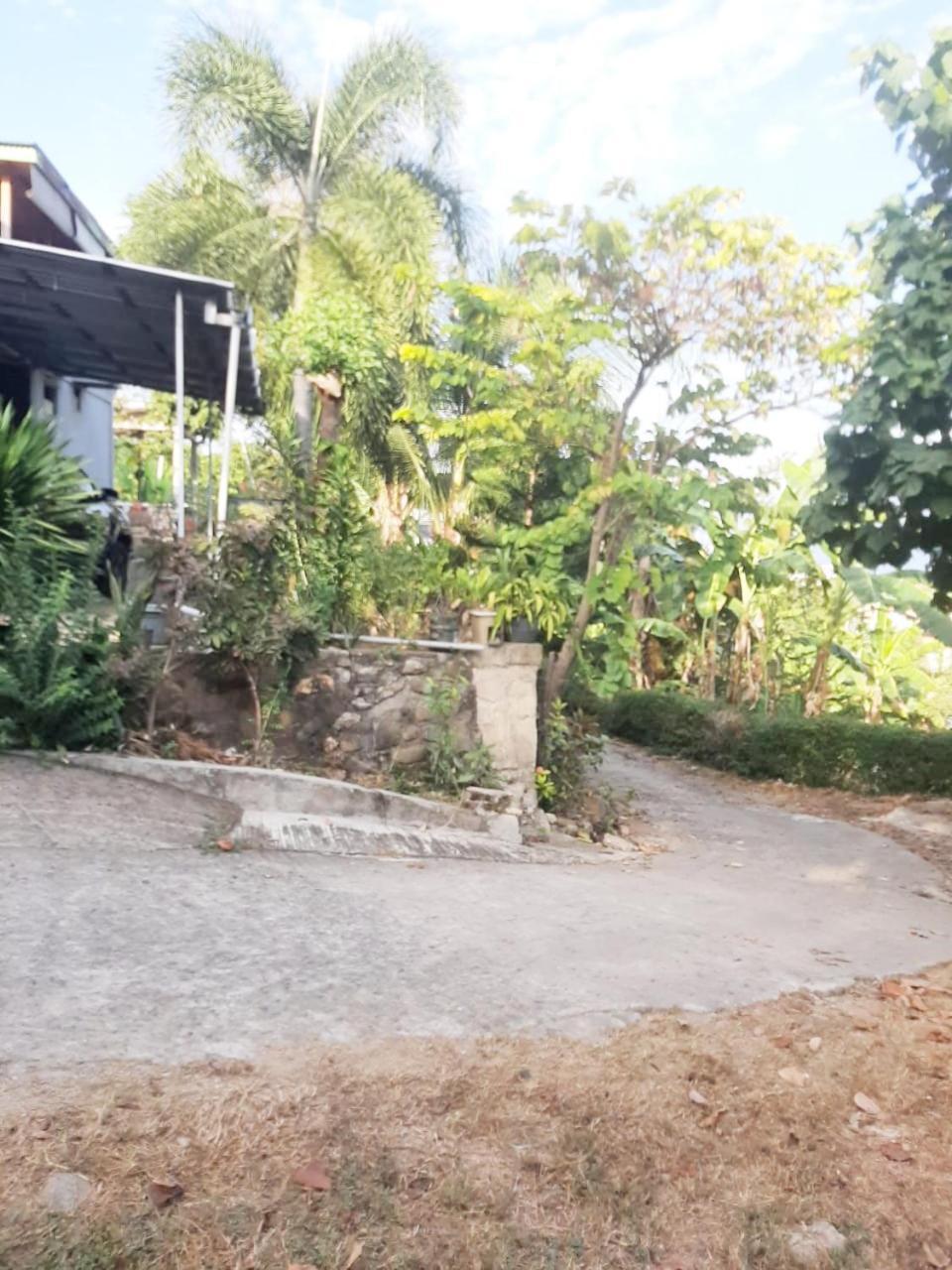 Villa Tasya Labuan Bajo Exterior foto